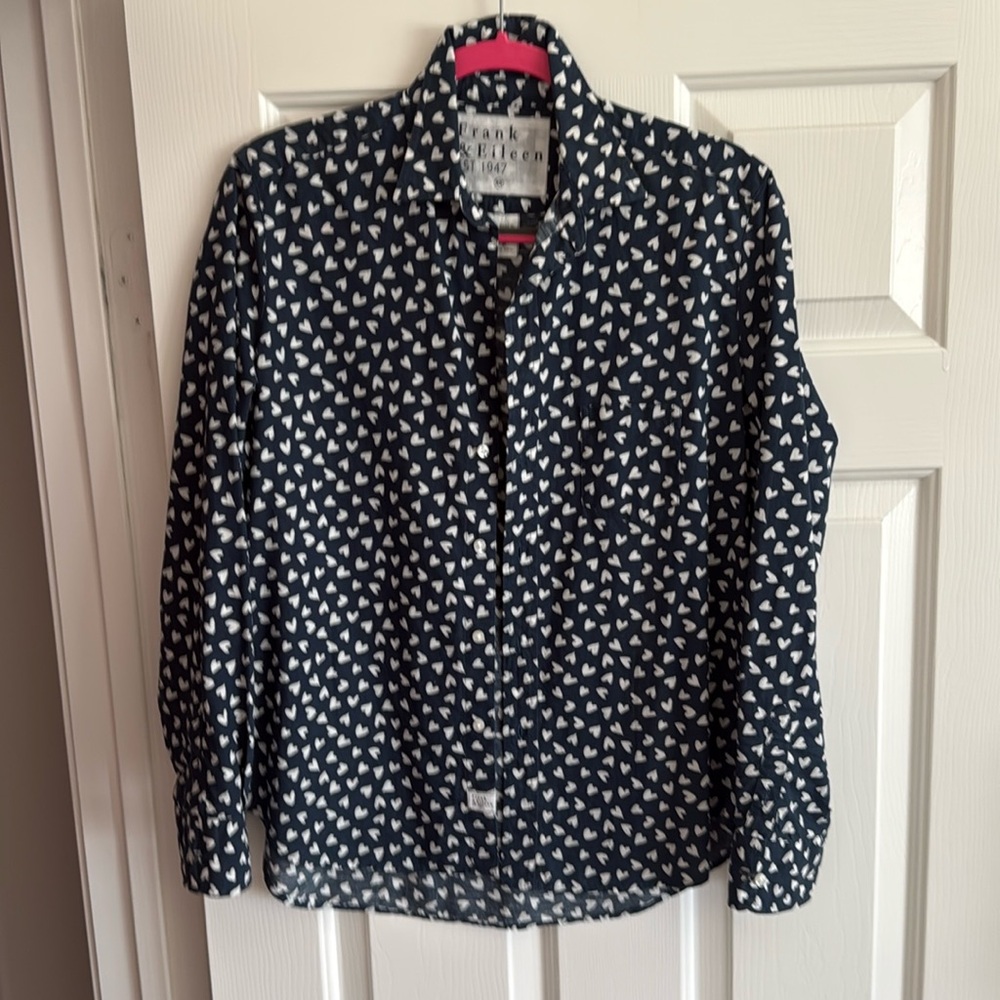 Frank and Eileen..Eileen style. Very cute cotton Navy Heart Print Button Down